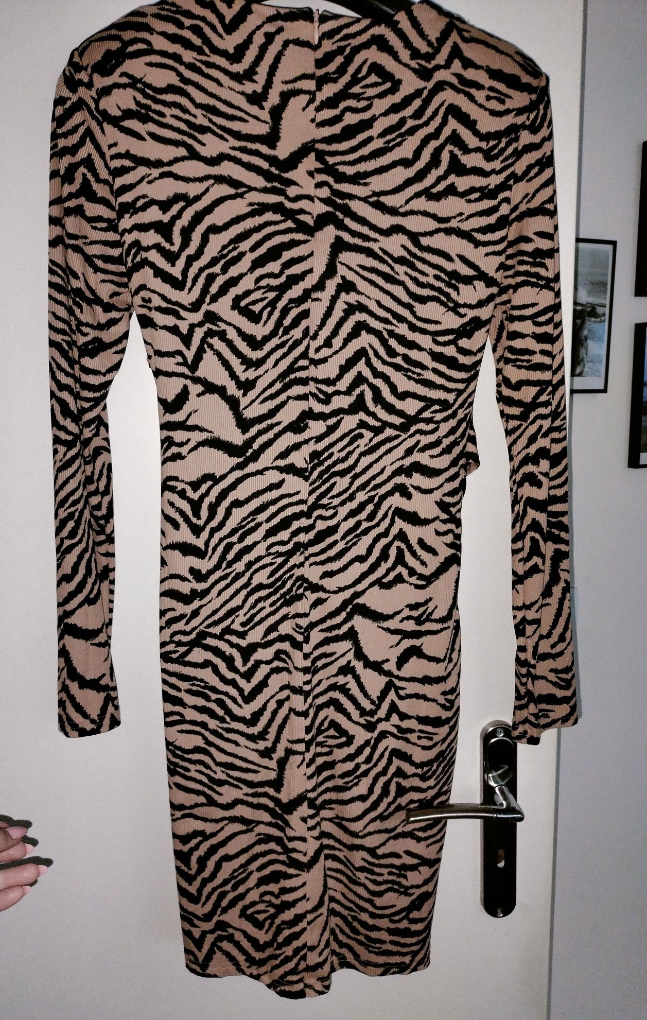 Piękna Sukienka Tygrys L jak nowa