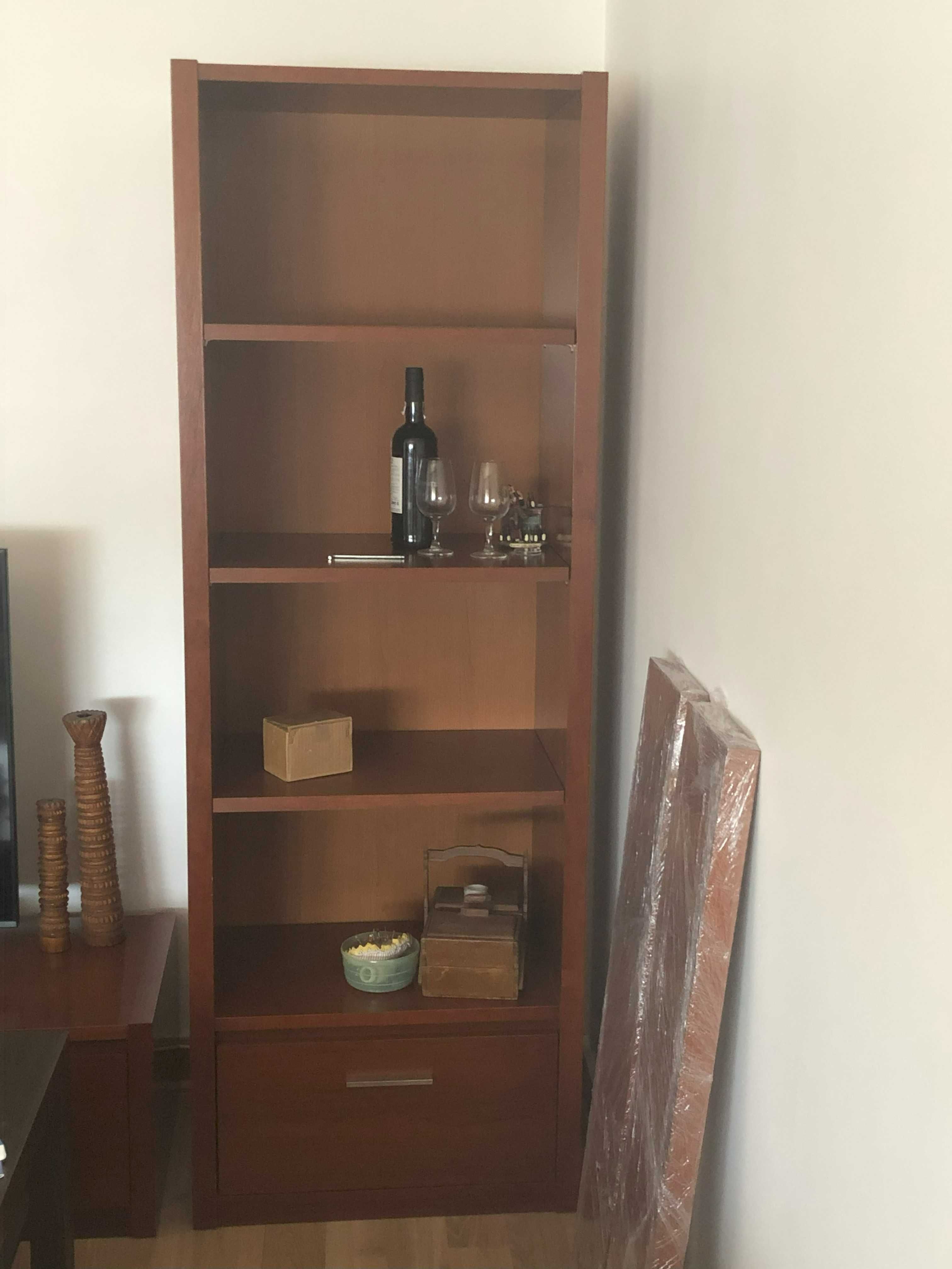 Vendo móvel para TV e estante