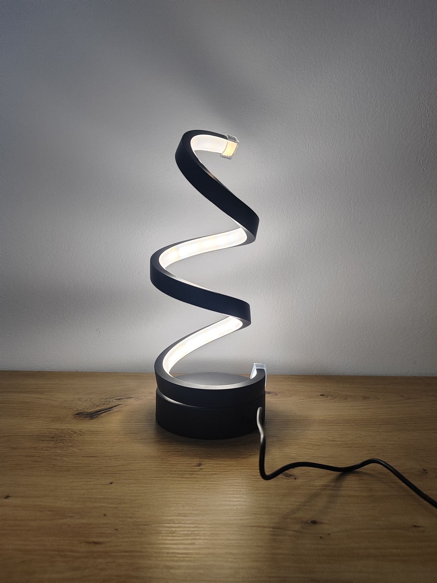 LED lampka nocna spirala