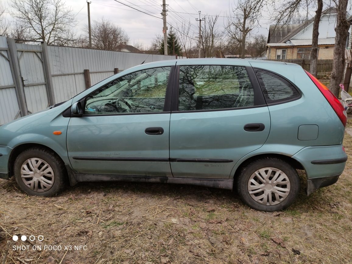 Nissan almera tino