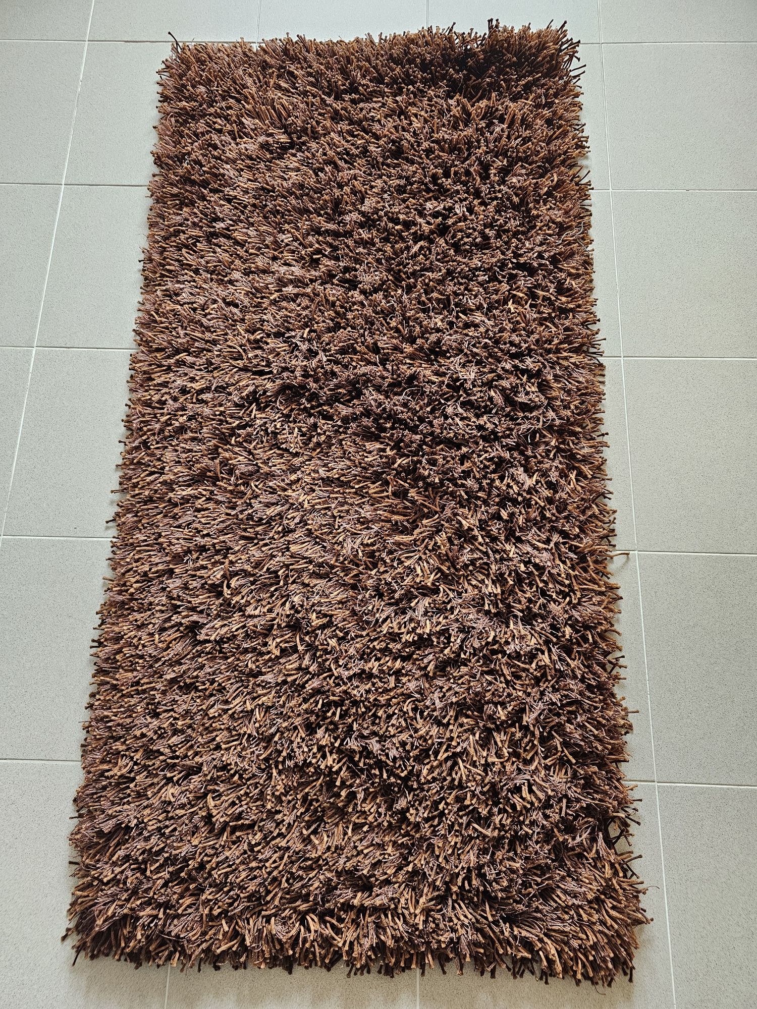 Tapete castanho 65cmx 135cm