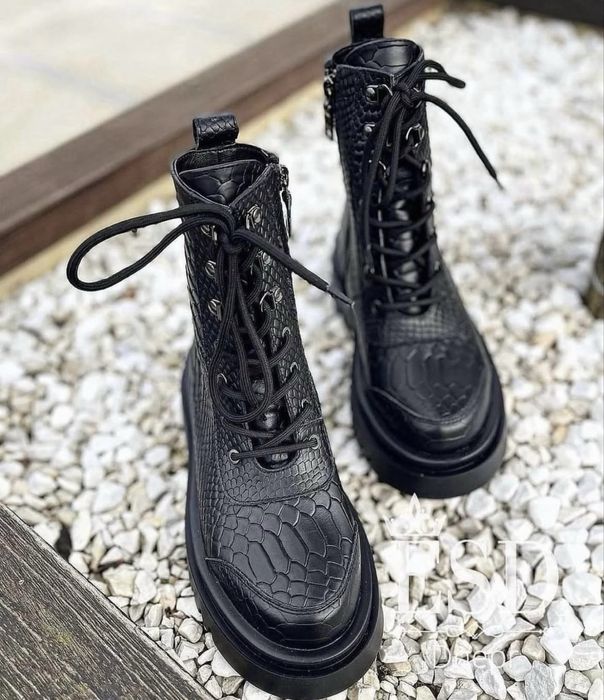 Чоботи осінні 38 р нові