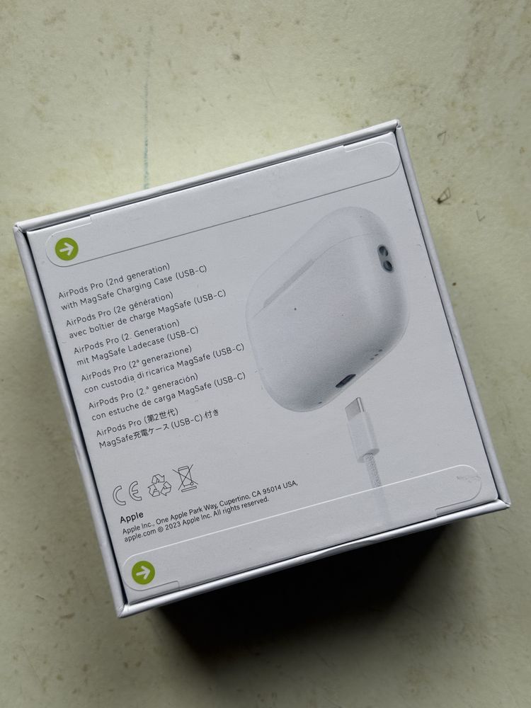 Apple Airpods Pro2 MagSafe case ladujacy bezprzewodowe