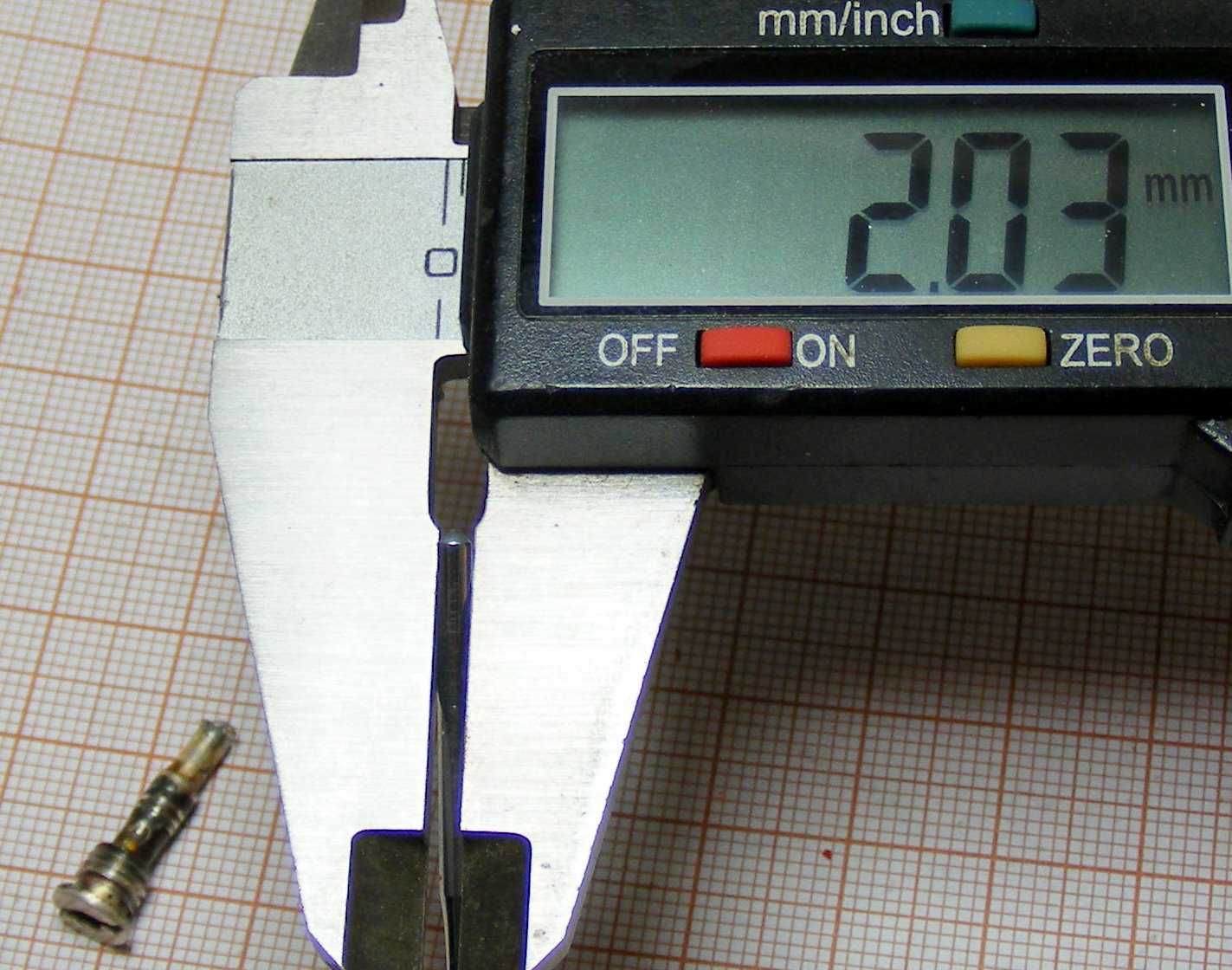 Złącze srebrzone DAMSKIE na pin fi-2mm komputera ODRA -cena 50 sztuk