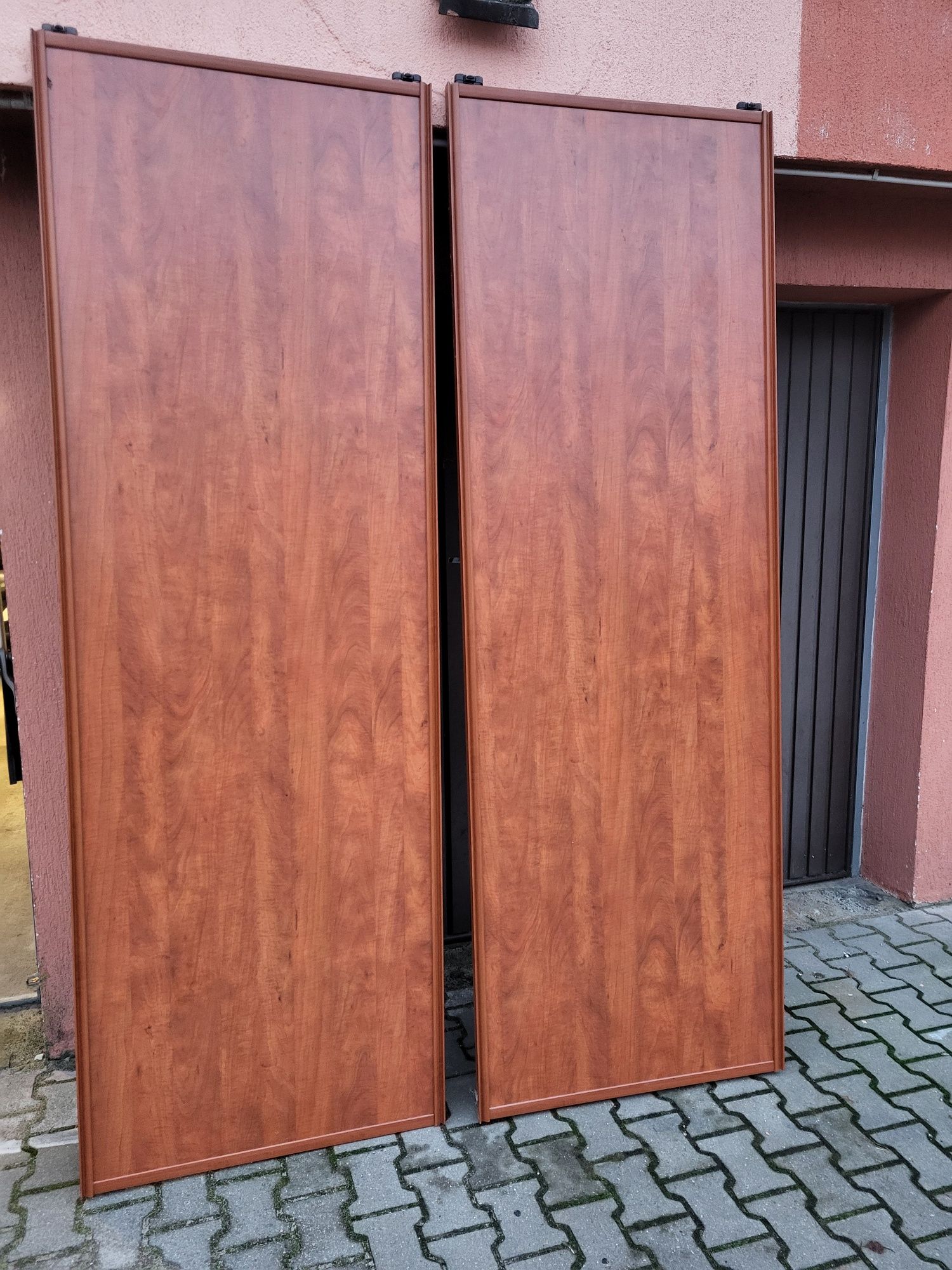 Drzwi przesuwne szafy kolor Calvados