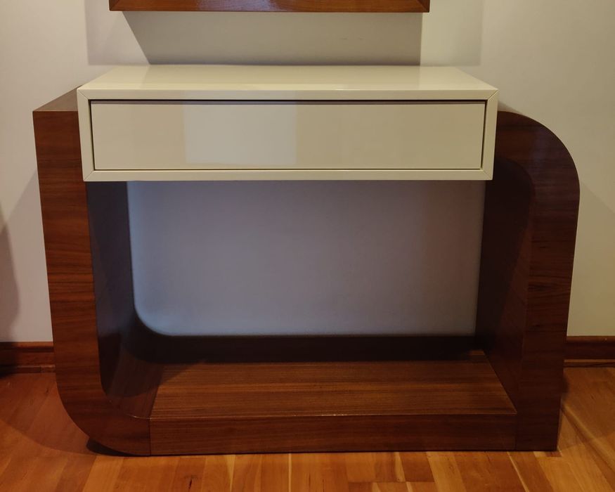 Consola MUITO BOA branco lacado e nogueira