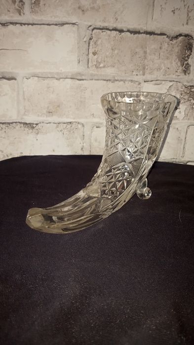 Kryształowy róg obfitości – elegancka dekoracja 18 cm x 12,5 cm
L