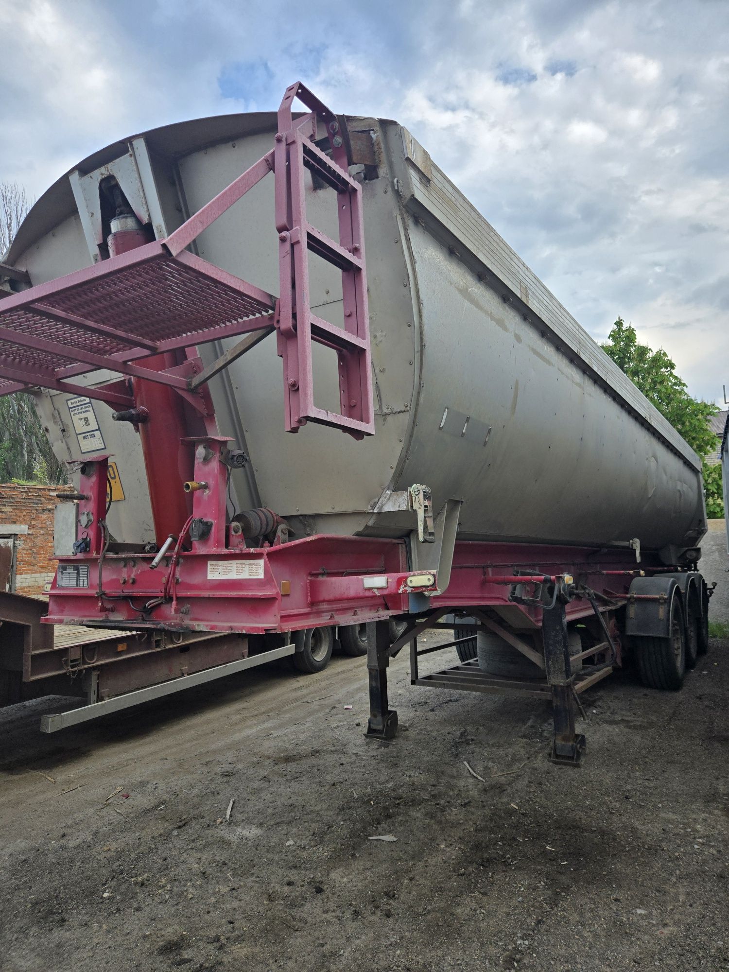 DAF FTG XF105 вместе с прицепом