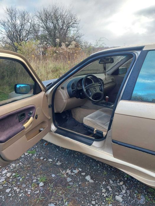 Продам BMW E36 1.8бензин