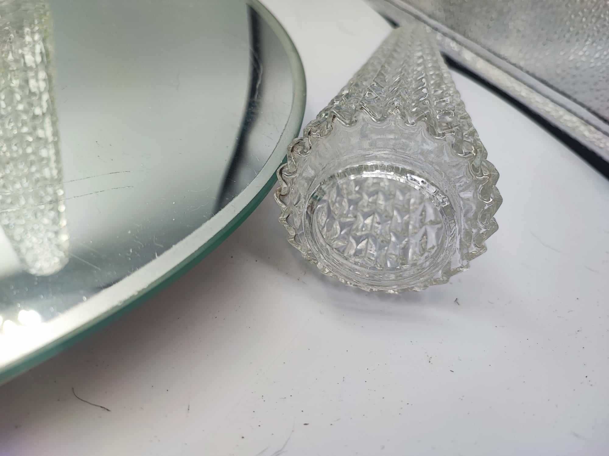 Klosz,tzw.jeż,do polskich miedzianych lamp,vintage,cena za 1 sztukę