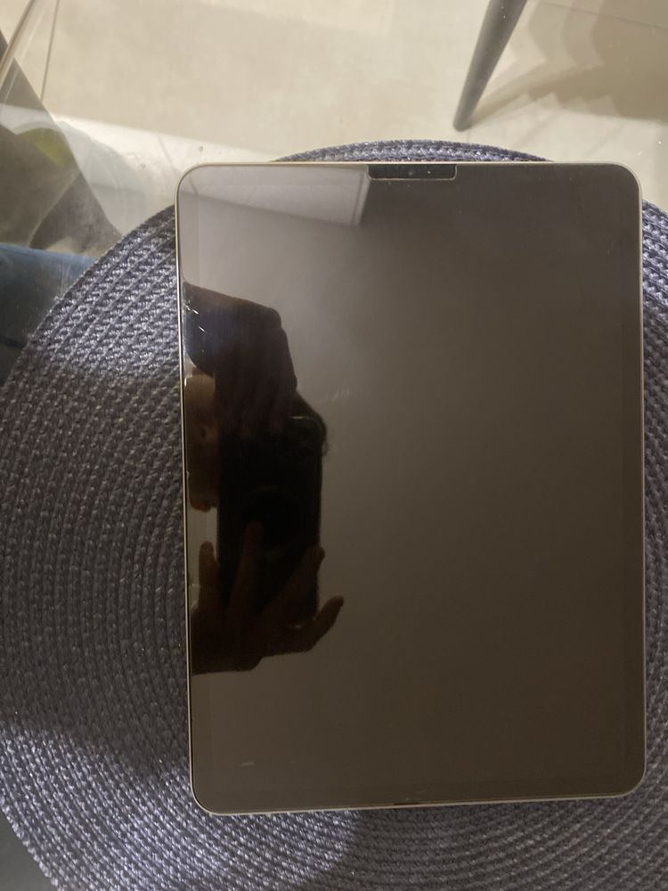 Ipad pro 11 m2 stan dobry lepiej było bym sprzedać przy spotkaniu
