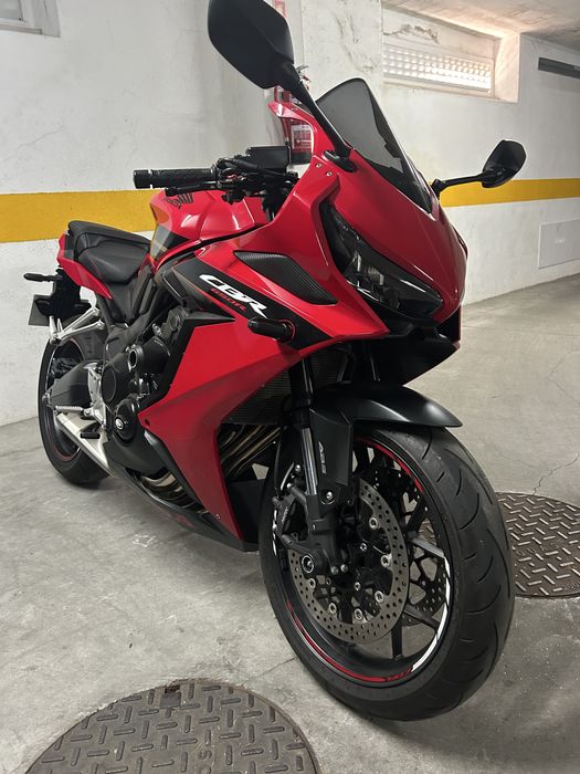 Honda cbr 650 r de 2023
