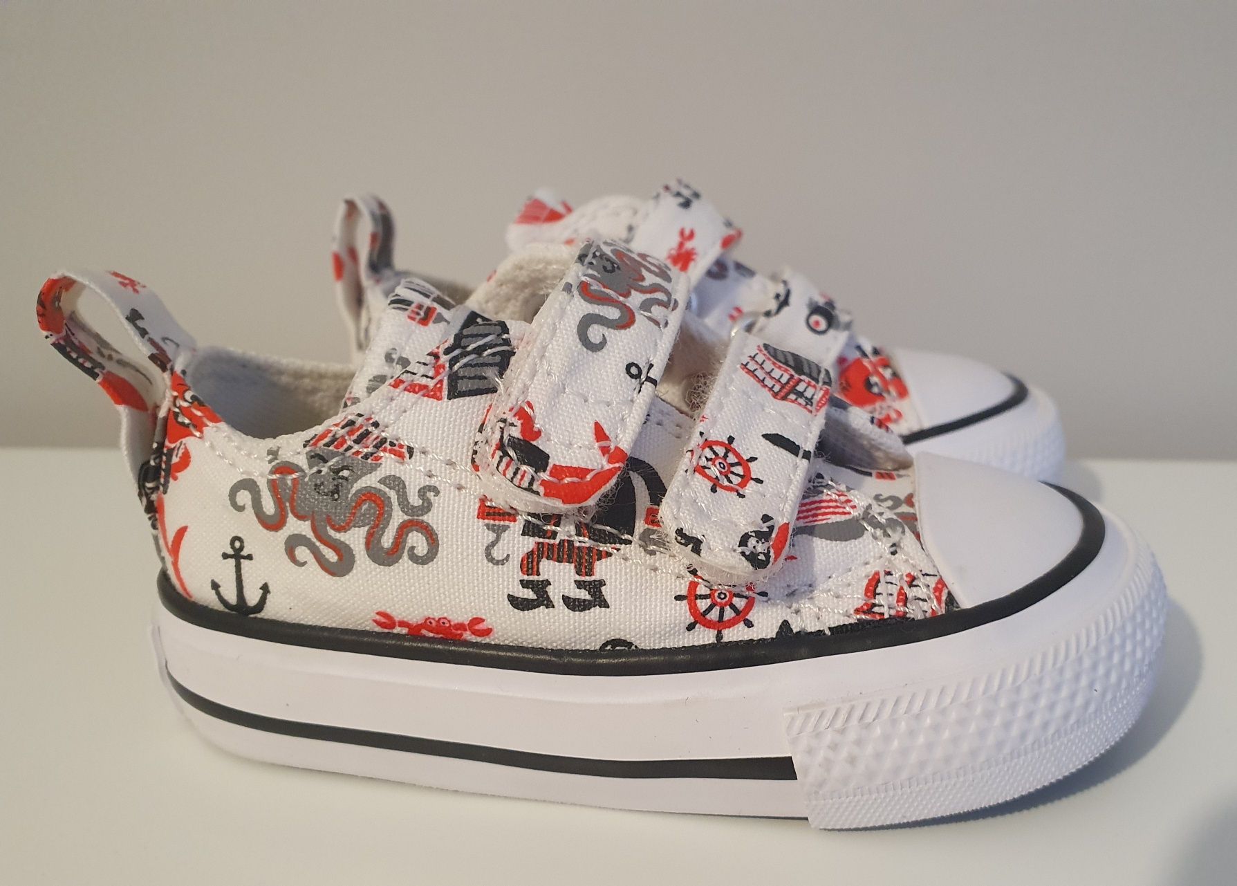 Buciki niemowlęce Converse r.19