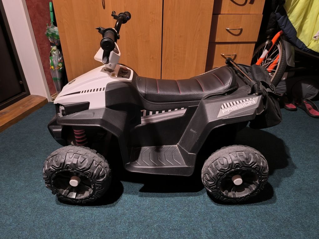 Детский квадроцикл Bambi M 4131 EL-1, белый