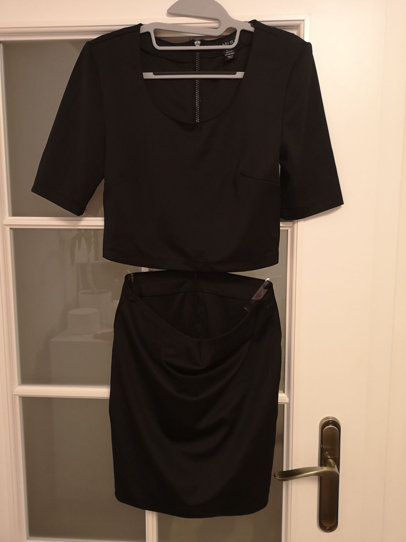 Sukienka czarna, połączona suwakiwm