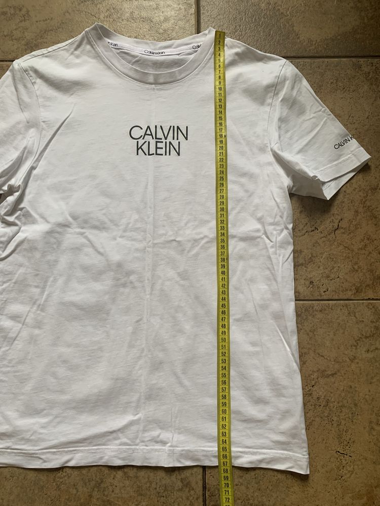 Футболка Calvin Klein. S