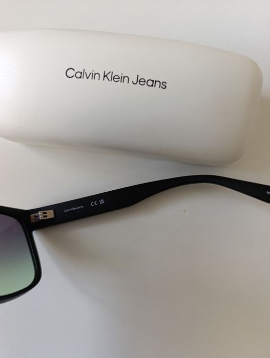 Óculos de sol Calvin Klein