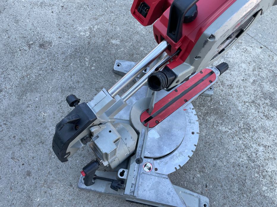 Milwaukee M18 SMS216/пила торцювальна акумуляторна мілвоке 18в