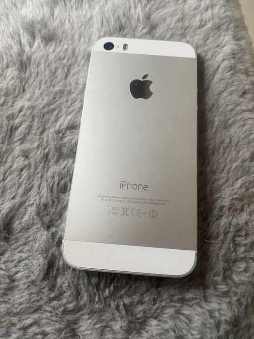 Iphone 5s do naprawy plus nowy wyswietlacz
