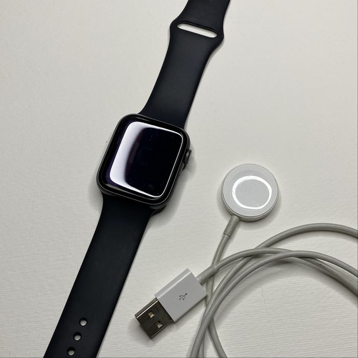 Apple Watch Series 5 44mm Space Gray