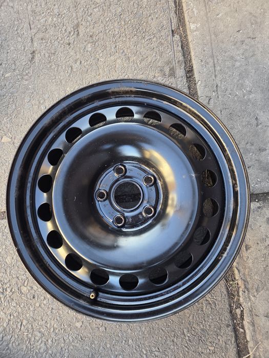 Оригінальні стальні диски з ковпаками r17, 5×112, Volkswagen Tiguan.