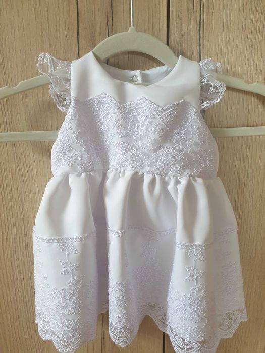 Ubranie na chrzest dla dziewczynki