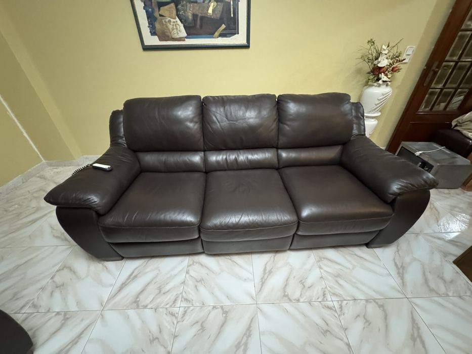 Conjunto Sofás Divani Divani em Pele Genuína Elétrico como novo