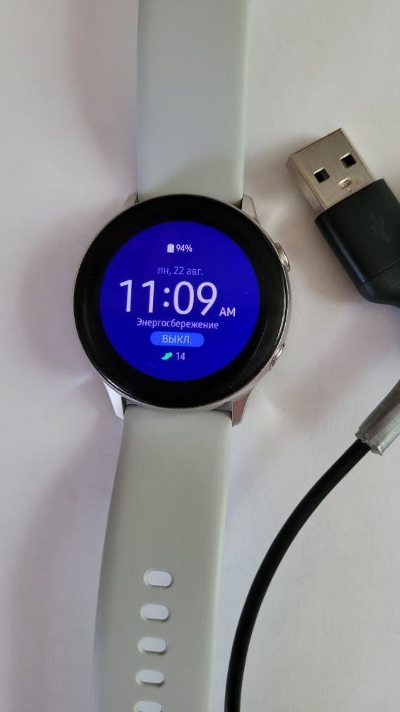 Продам  смартчасы Samsung Watch