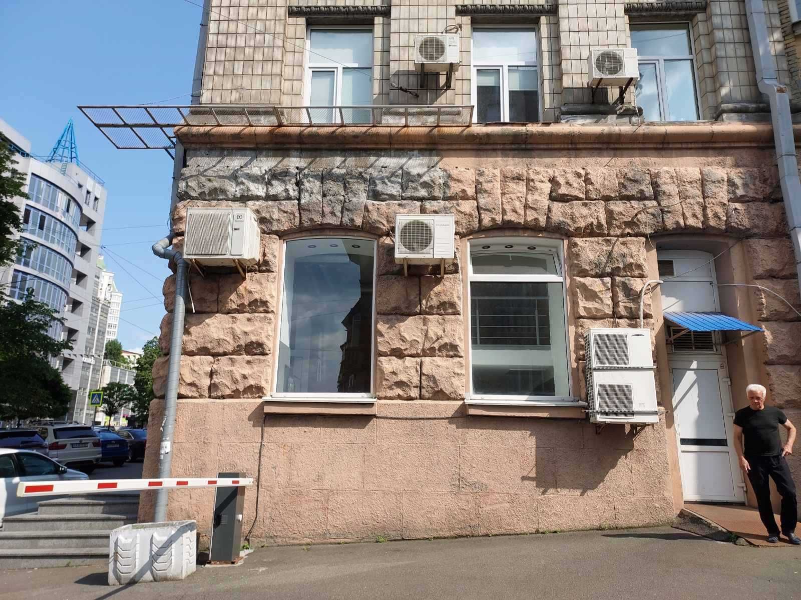БЕЗ% оренда центр кафе піццерія фасад Січових стрільців (Артема) 155м2
