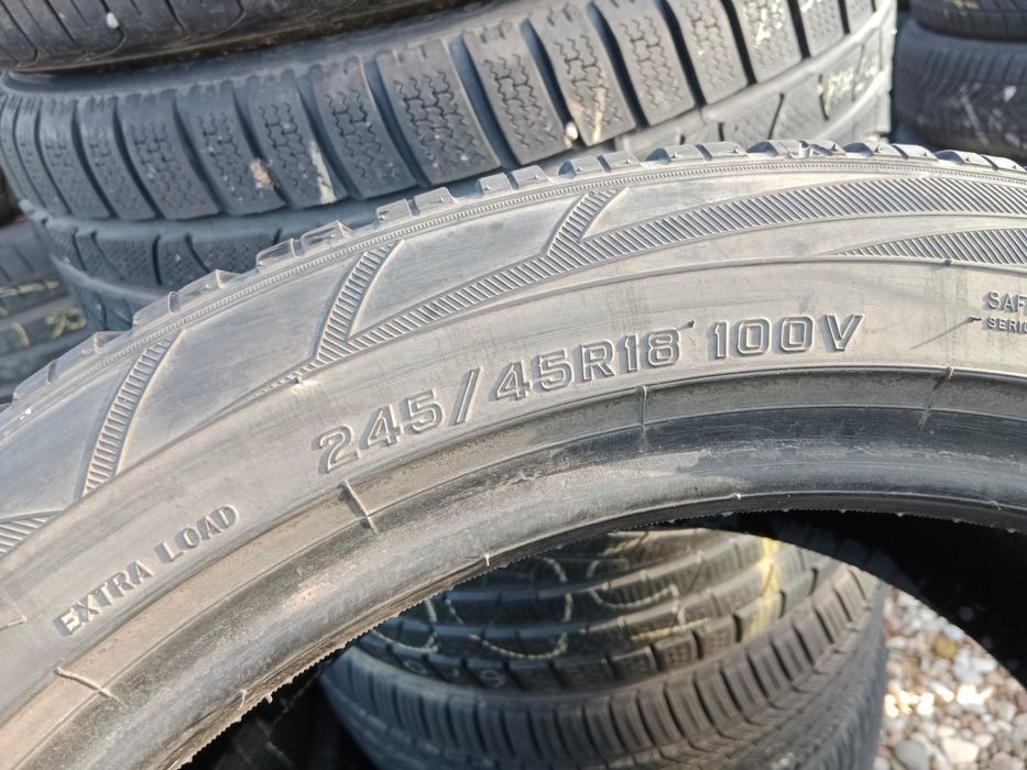 Opona używana 245/45R18 Falken Eurowinter HS01 1szt.
