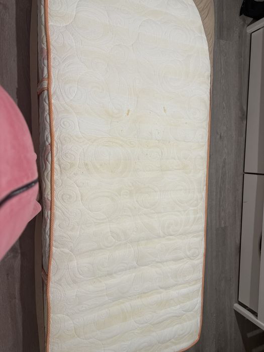 Меблі спальні. Білого кольору