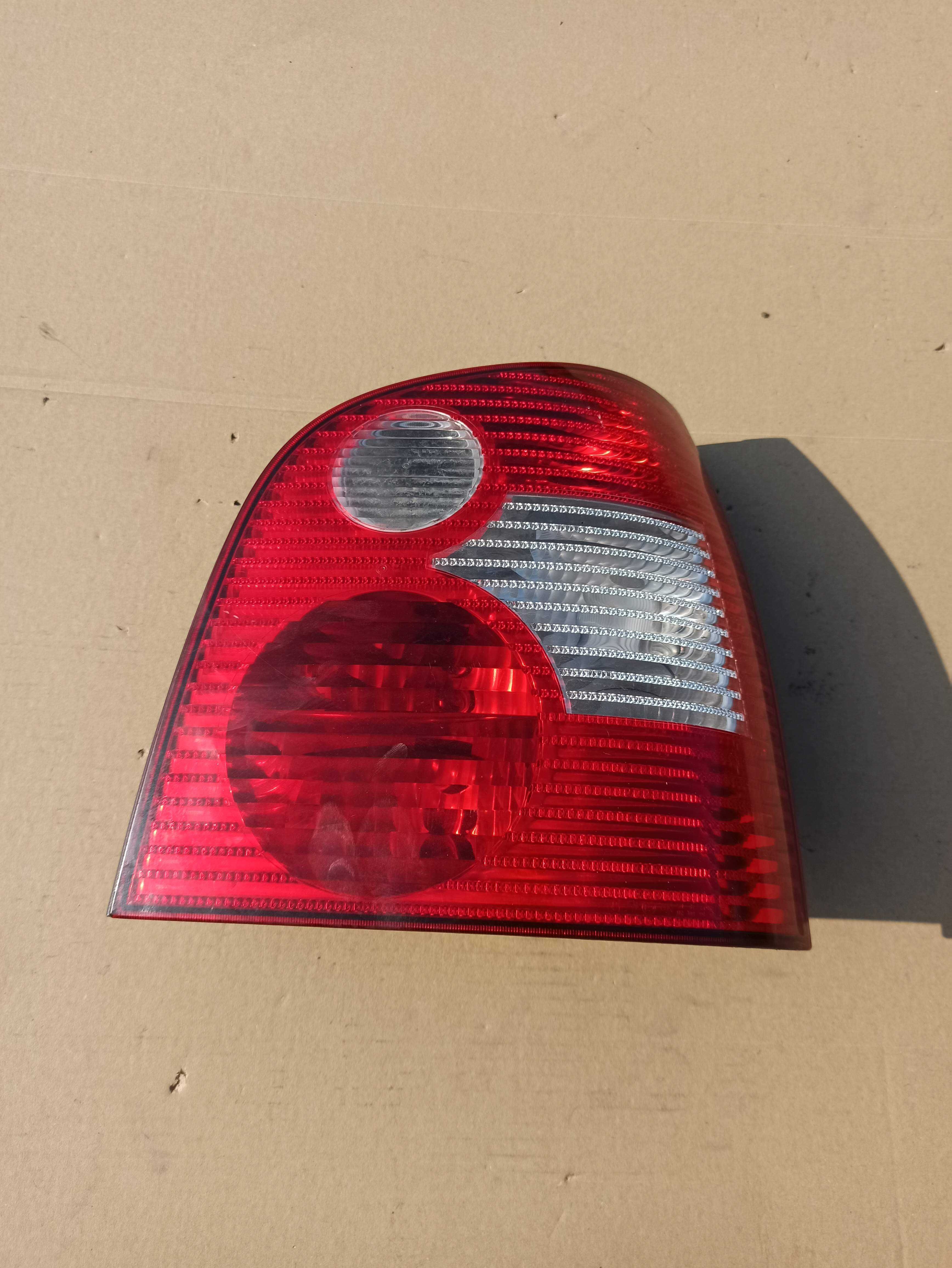 Lampa Prawy tył Vw Polo 9N 01-05.r BDB