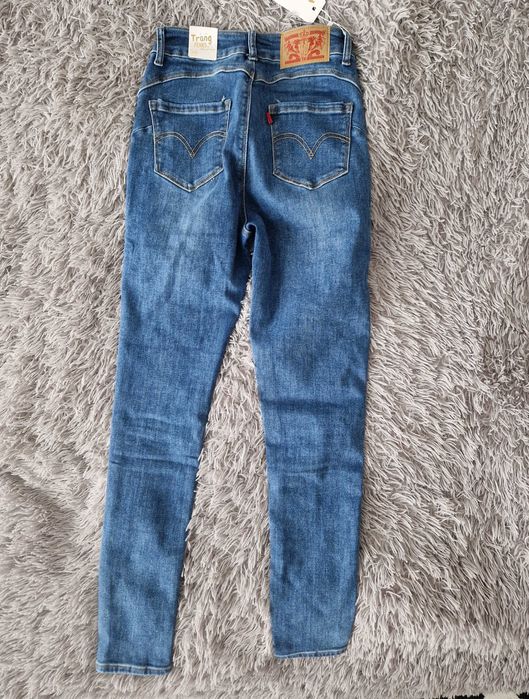 spodnie jeansy z wysokim stanem rurki jeansowe inspirowane LEVIS