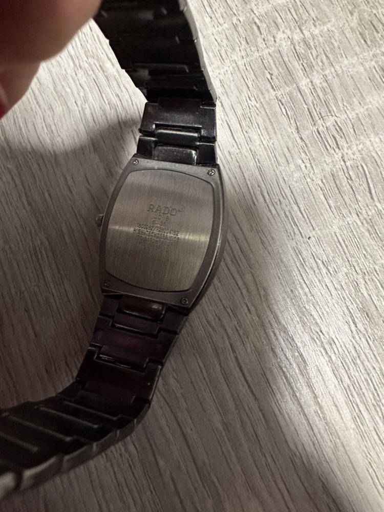 Часы мужские на батарейке rado