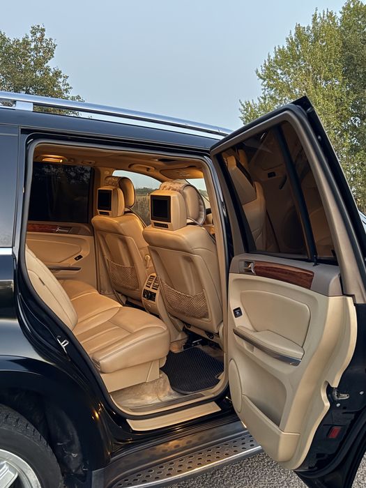 Mercedes Benz GL-Class 550 4-Matik