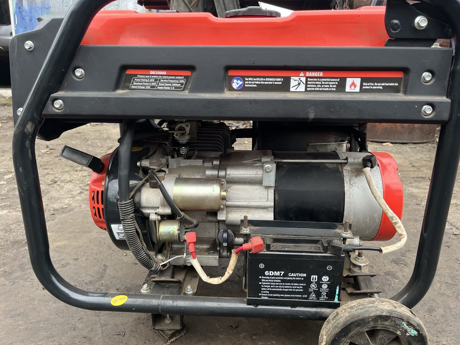 Продам бензиновый генератор