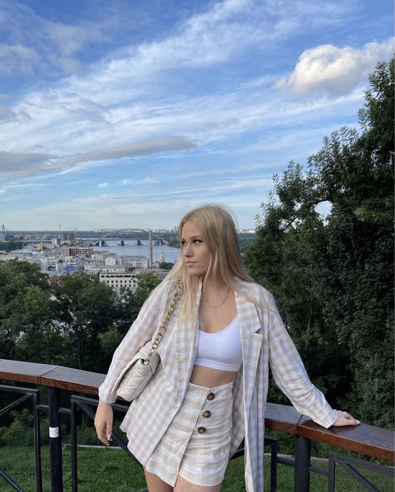 Костюм двійка Stradivarius (жакет-піджак, шорти)