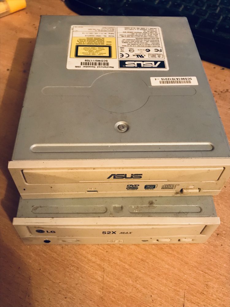 CD-ROM и DVD-ROM приводы
