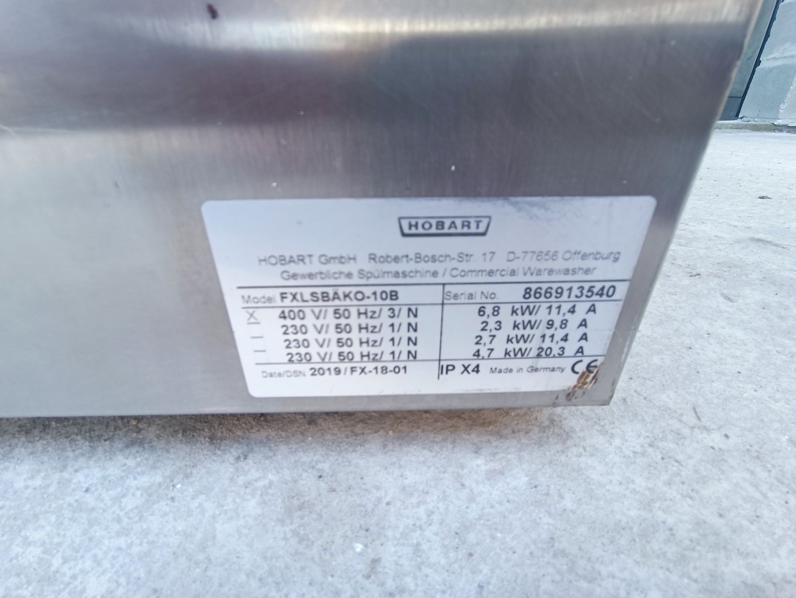 Професійна посудомийна машина Hobart FXLSBako - 10 B