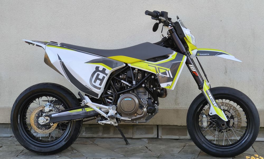 Husqvarna 701  (2023) SUPER MOTO (KTM690,GAS GAS700)