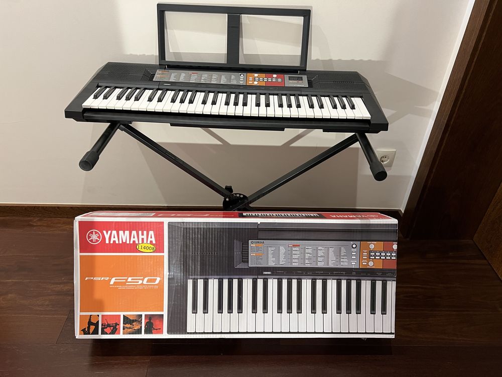 Piano Yamaha PSR-F50