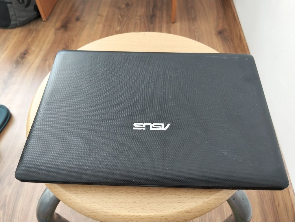 Laptop Asus windowsem 7