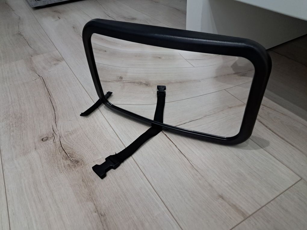 Lusterko samochodowe do obserwacji dziecka