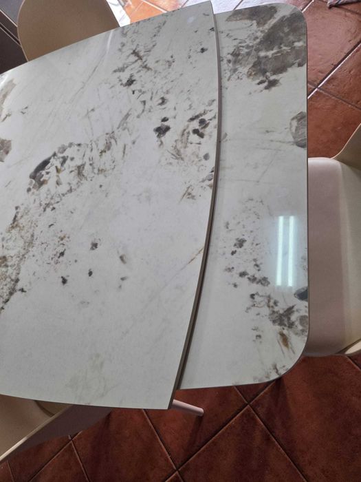 Conjunto Mesa Extensível + 4 cadeiras