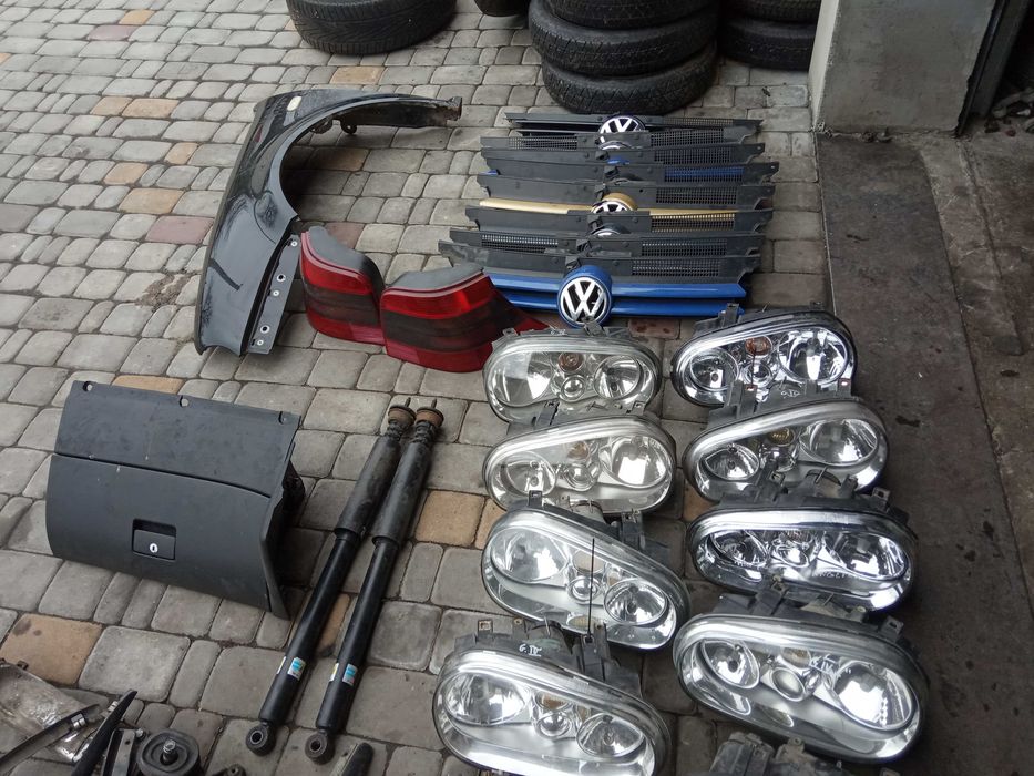 Продам до гольфа 4 фари, стопи ,амортизатори рульову решотки бора