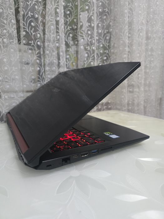 Acer Nitro 5/GTX 1050 Ti 4GB/i5-8300H/SSD+HDD/RAM:16GB