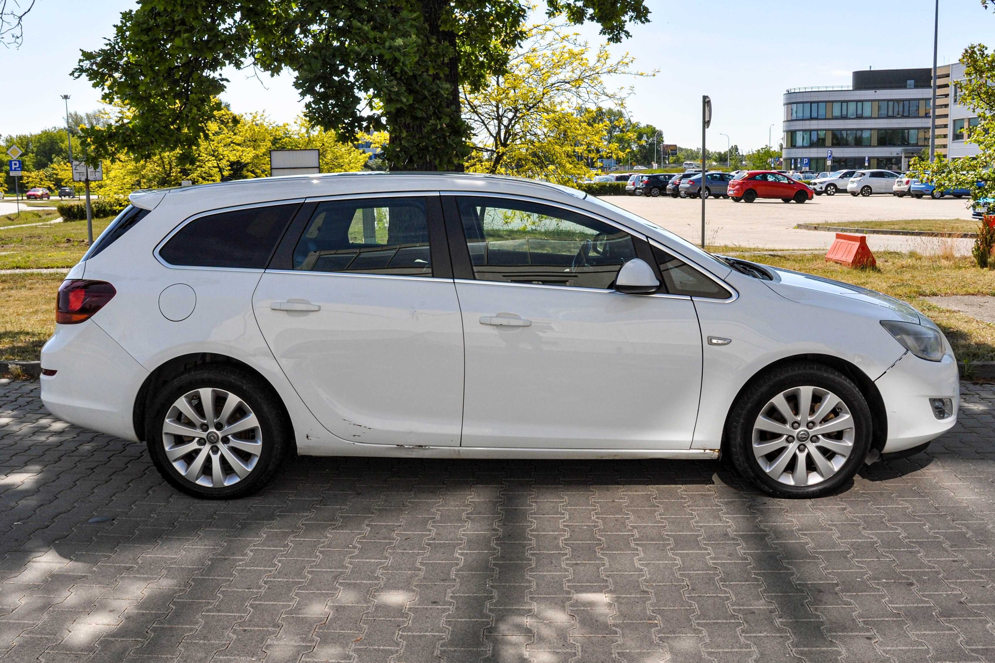 Opel Astra J 1,7CDTI 2011 r.