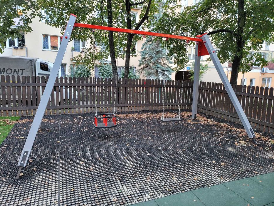 Plac zabaw Huśtawka 2 osobowa z certyfikatem bezpieczeństwa PN-EN 1176