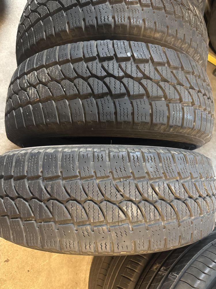 Opony zimowe Paxaro 225/65/16C do busa