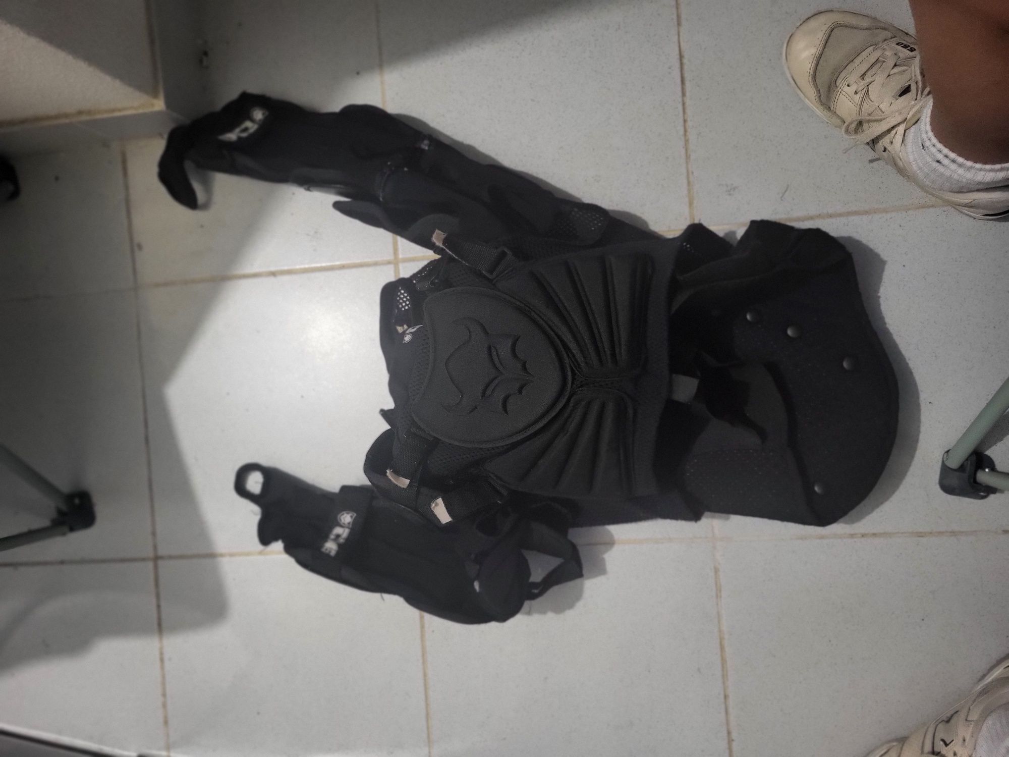Vendo colete de proteção Thor,Ideal para Downhill, Motocross, Enduro